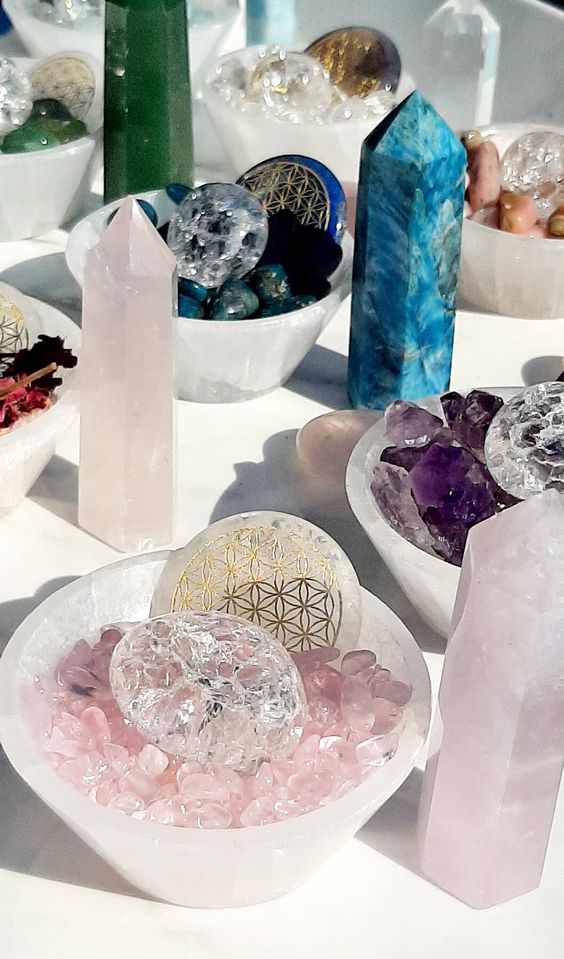 Unlocking the Health Benefits of Crystal Healing: A Guide to Emotional and Physical Well-Being