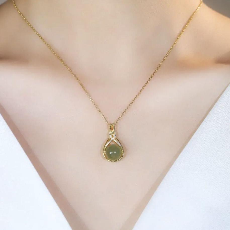 French Drop-Shaped High-Grade Necklace | Jade Pendant Clavicle Chain | Elegant Jewelry for Women