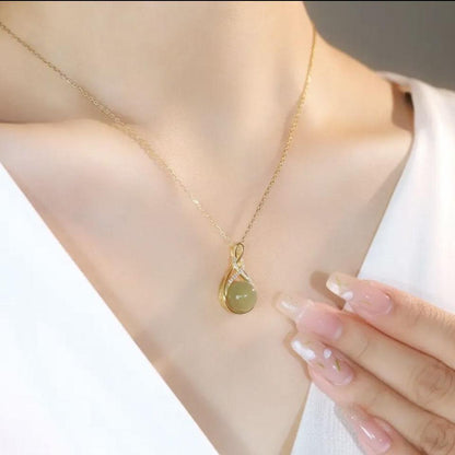 French Drop-Shaped High-Grade Necklace | Jade Pendant Clavicle Chain | Elegant Jewelry for Women